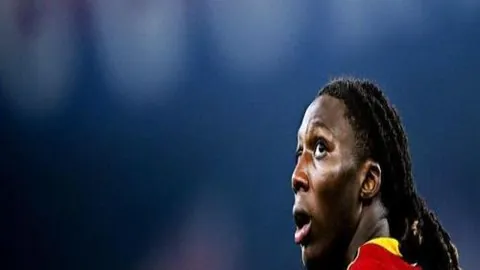 【直播】Uzi点评BLG：BLG今日战意不足，大龙决策引240楼热议