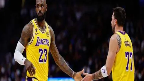 切尔西管理层将给罗塞尼尔至少一赛季时间，英媒报道